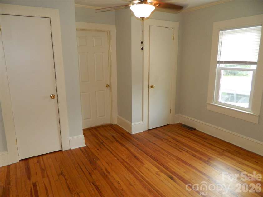 129 Edgebrook Place, Lenoir, NC 28645.  MLS# CAR4395446, YatesRealty ID 38883. 