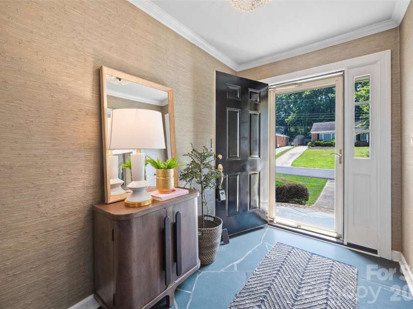 3826 Severn Avenue, Charlotte, NC 28210.  MLS# CAR4399028, YatesRealty ID 38884. 