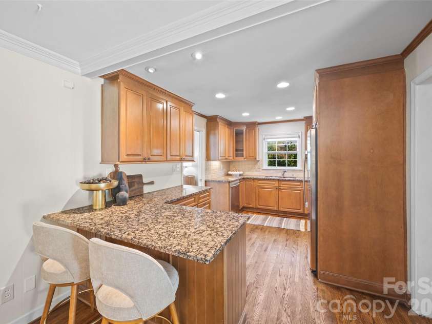 3826 Severn Avenue, Charlotte, NC 28210.  MLS# CAR4399028, YatesRealty ID 38884. 