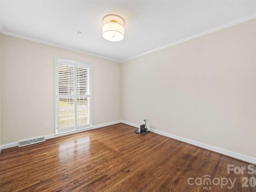 3826 Severn Avenue, Charlotte, NC 28210.  MLS# CAR4399028, YatesRealty ID 38884. 