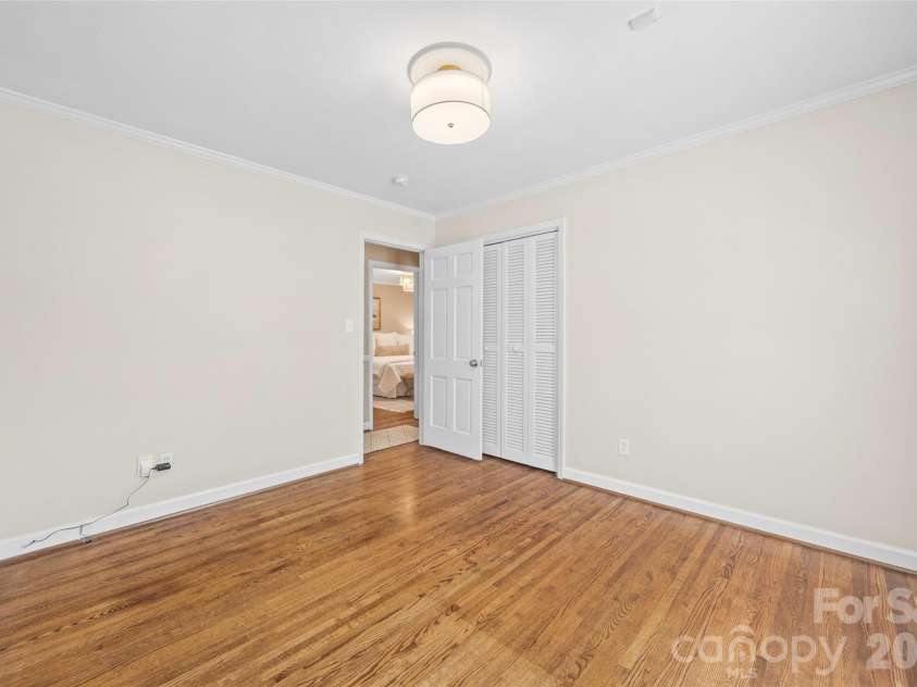 3826 Severn Avenue, Charlotte, NC 28210.  MLS# CAR4399028, YatesRealty ID 38884. 
