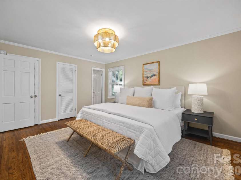 3826 Severn Avenue, Charlotte, NC 28210.  MLS# CAR4399028, YatesRealty ID 38884. 