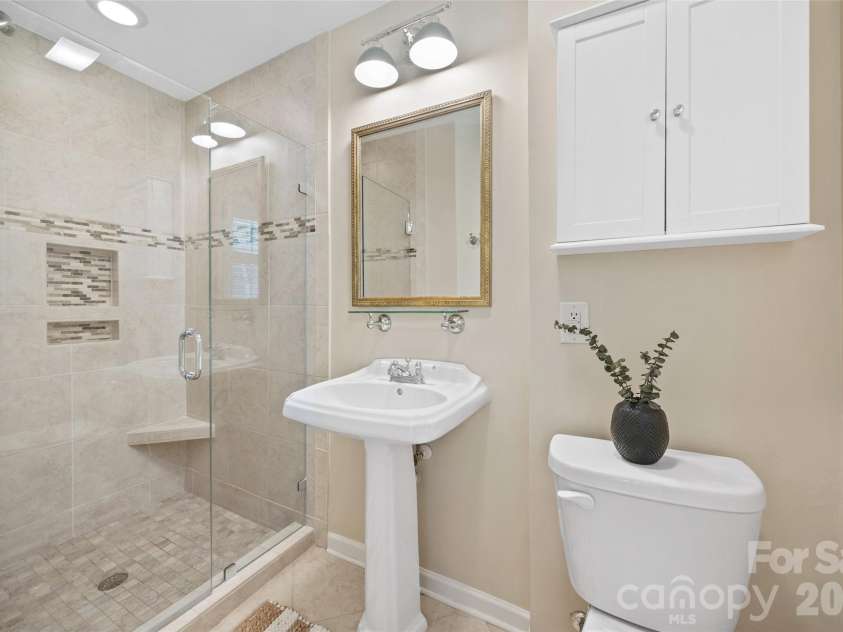 3826 Severn Avenue, Charlotte, NC 28210.  MLS# CAR4399028, YatesRealty ID 38884. 