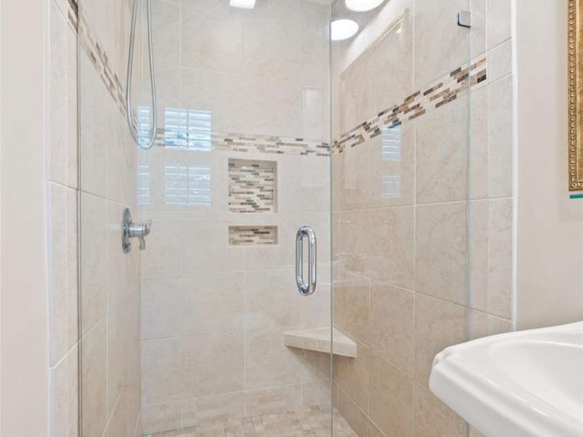 3826 Severn Avenue, Charlotte, NC 28210.  MLS# CAR4399028, YatesRealty ID 38884. 