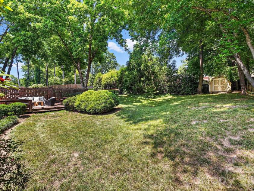 3826 Severn Avenue, Charlotte, NC 28210.  MLS# CAR4399028, YatesRealty ID 38884. 