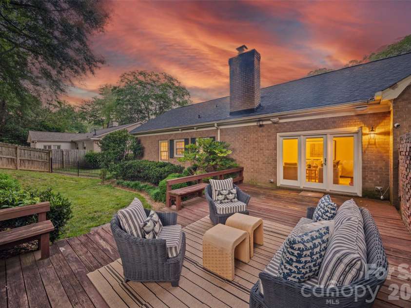 3826 Severn Avenue, Charlotte, NC 28210.  MLS# CAR4399028, YatesRealty ID 38884. 