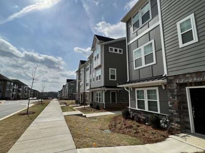 3754 Memorial Parkway, Charlotte, NC 28217.  MLS# CAR4361248, YatesRealty ID 38885. 
