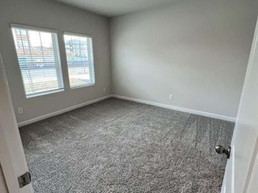 3754 Memorial Parkway, Charlotte, NC 28217.  MLS# CAR4361248, YatesRealty ID 38885. 