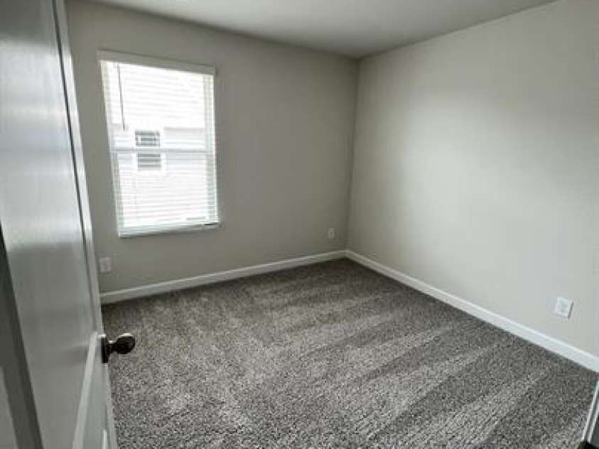 3754 Memorial Parkway, Charlotte, NC 28217.  MLS# CAR4361248, YatesRealty ID 38885. 