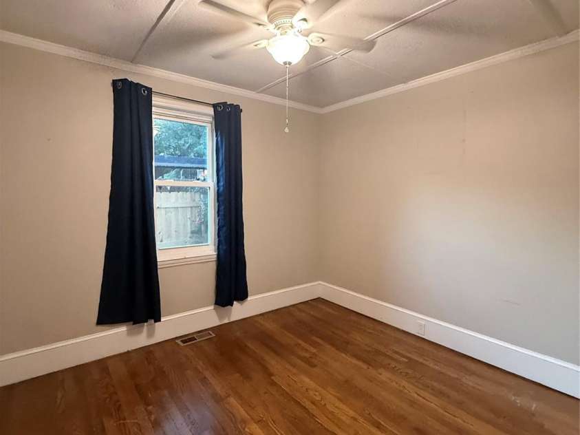 4220 Harvard Avenue, Greensboro, NC 27407.  MLS# CAR4405313, YatesRealty ID 38886. 2nd Bedroom