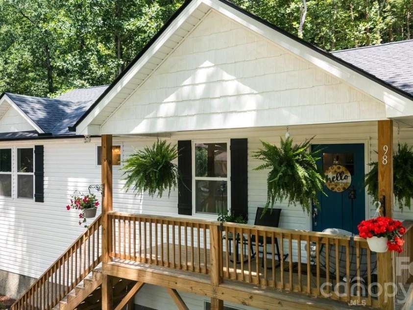 98 Dryid Hill Road, Swannanoa, NC 28778.  MLS# CAR4400230, YatesRealty ID 38887. 