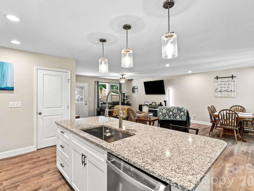 98 Dryid Hill Road, Swannanoa, NC 28778.  MLS# CAR4400230, YatesRealty ID 38887. 