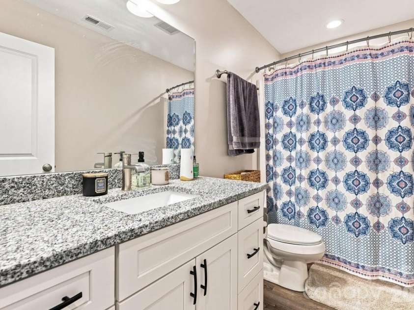 98 Dryid Hill Road, Swannanoa, NC 28778.  MLS# CAR4400230, YatesRealty ID 38887. 