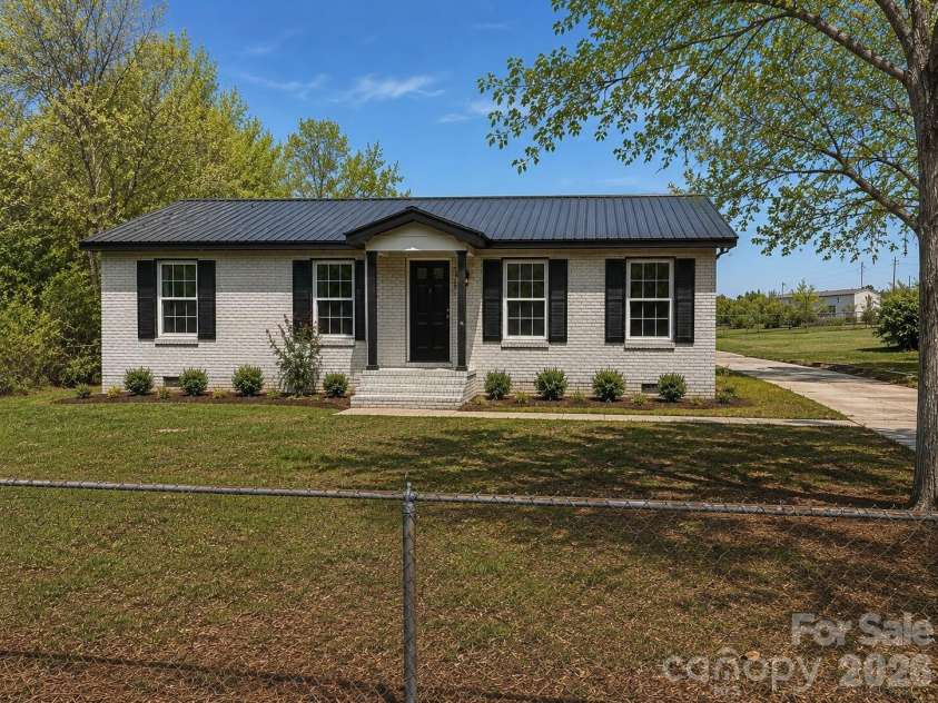 1180 Wall Street, Wadesboro, NC 28170.  MLS# CAR4406146, YatesRealty ID 38889. 