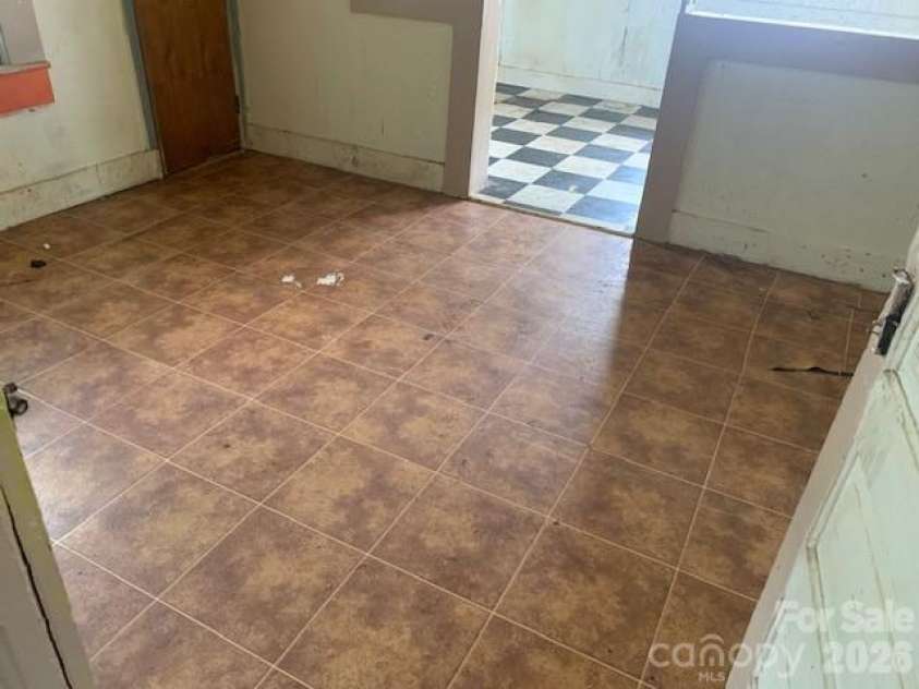 28 CHESTNUT Street, Rosman, NC 28712.  MLS# CAR4406002, YatesRealty ID 38891. 