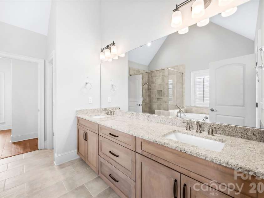 179 Hidden Meadows Drive, Mooresville, NC 28117.  MLS# CAR4406163, YatesRealty ID 38892. 