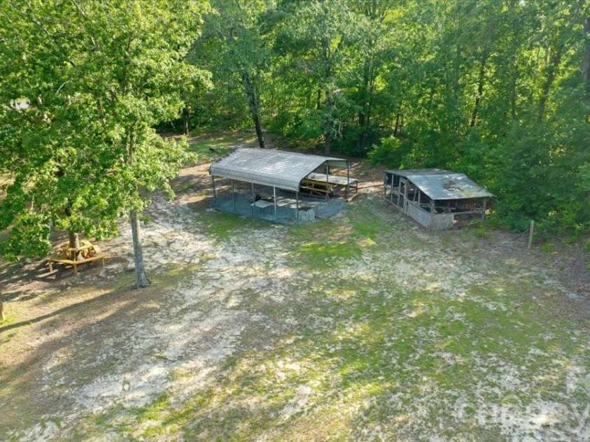 5088 Hwy 265 Highway, Ruby, SC 29741.  MLS# CAR4405665, YatesRealty ID 38893. Chicken coop