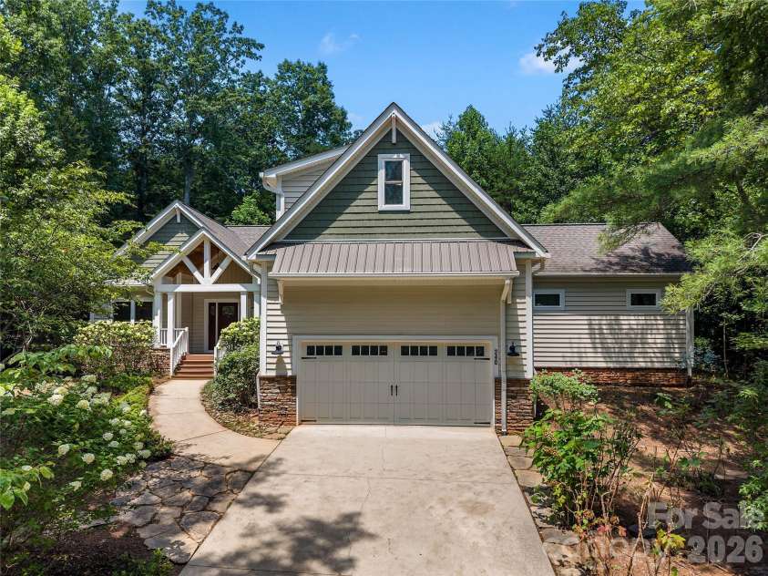 240 Persimmon Hill Drive, Columbus, NC 28722.  MLS# CAR4405734, YatesRealty ID 38895. 