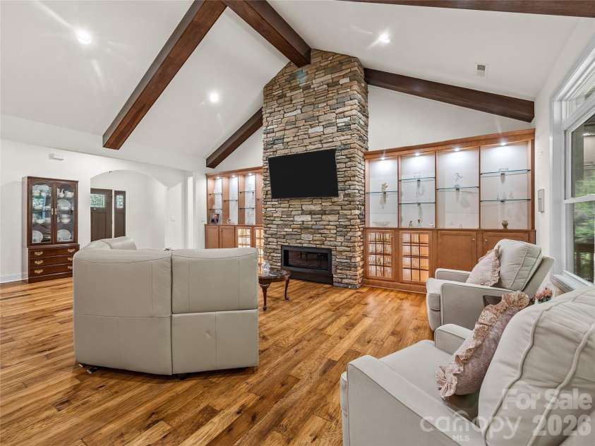 240 Persimmon Hill Drive, Columbus, NC 28722.  MLS# CAR4405734, YatesRealty ID 38895. 
