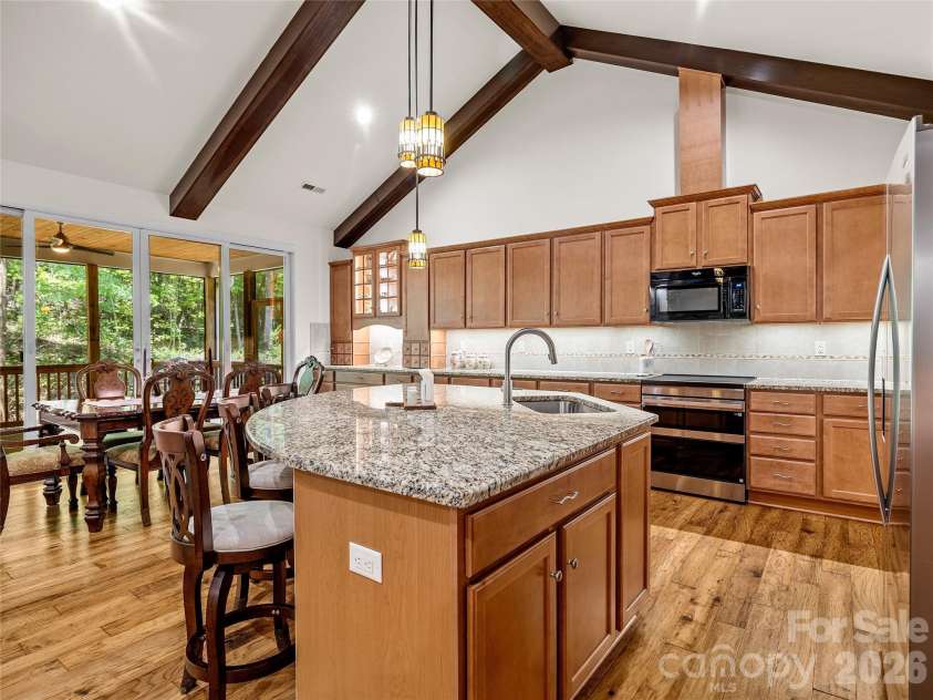 240 Persimmon Hill Drive, Columbus, NC 28722.  MLS# CAR4405734, YatesRealty ID 38895. 