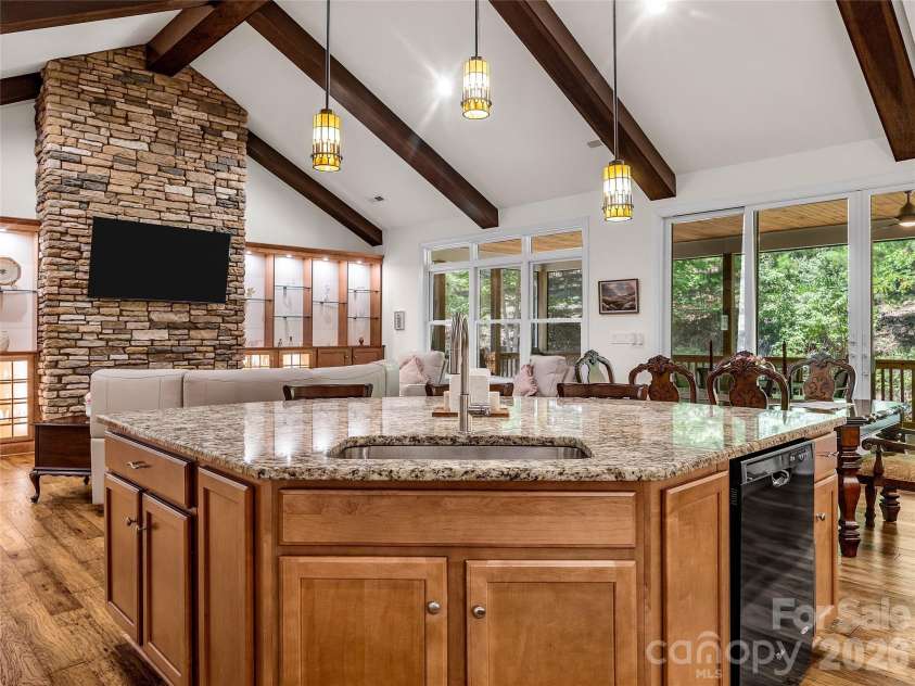 240 Persimmon Hill Drive, Columbus, NC 28722.  MLS# CAR4405734, YatesRealty ID 38895. 