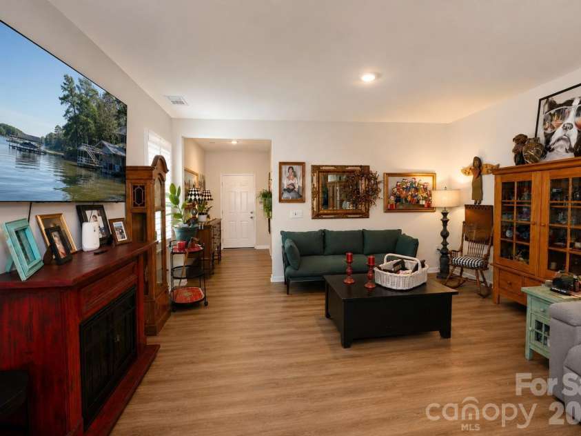 2826 Legacy Ridge Lane, Catawba, NC 28609.  MLS# CAR4405715, YatesRealty ID 38898. 