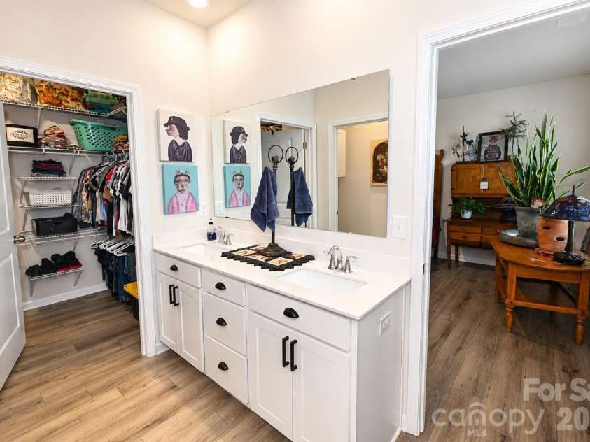 2826 Legacy Ridge Lane, Catawba, NC 28609.  MLS# CAR4405715, YatesRealty ID 38898. Primary Bathroom