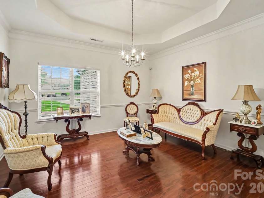 6900 Daisy Bee Court, Charlotte, NC 28126.  MLS# CAR4405840, YatesRealty ID 38899. Dining Room
