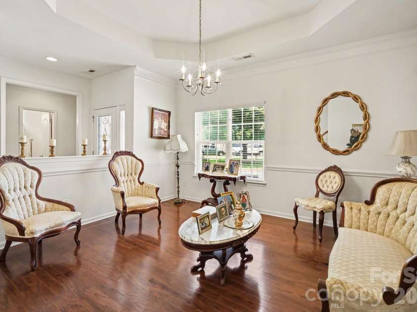 6900 Daisy Bee Court, Charlotte, NC 28126.  MLS# CAR4405840, YatesRealty ID 38899. Dining Room