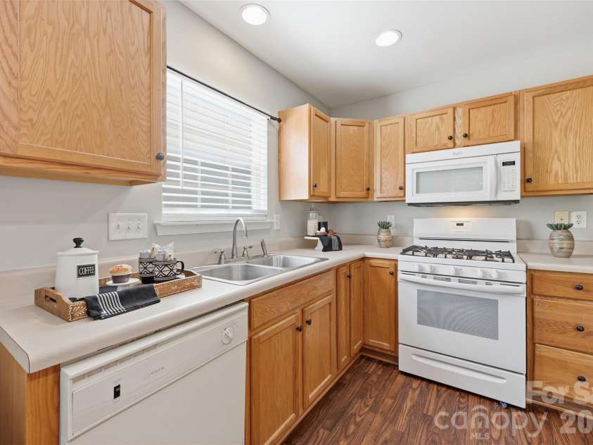 212 Primrose Walk, Fort Mill, SC 29715.  MLS# CAR4356540, YatesRealty ID 3890. 