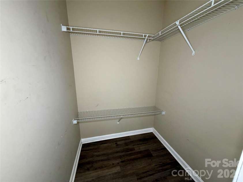 5805 Hunting Ridge Lane, Charlotte, NC 28212.  MLS# CAR4405871, YatesRealty ID 38900. 
