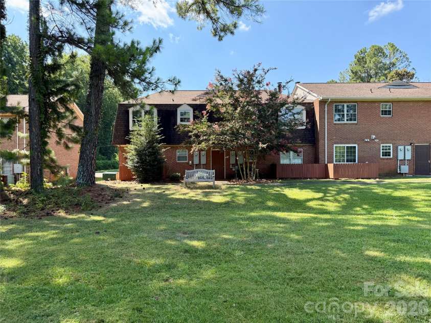 5805 Hunting Ridge Lane, Charlotte, NC 28212.  MLS# CAR4405871, YatesRealty ID 38900. 