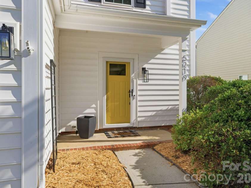 5219 Bentgrass Run Drive, Charlotte, NC 28269.  MLS# CAR4399258, YatesRealty ID 38901. 