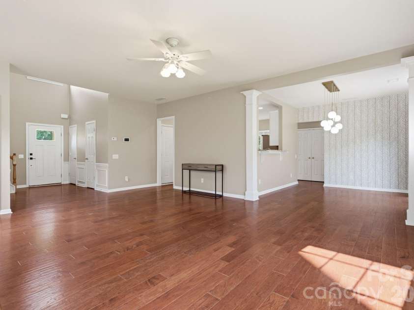 5219 Bentgrass Run Drive, Charlotte, NC 28269.  MLS# CAR4399258, YatesRealty ID 38901. 