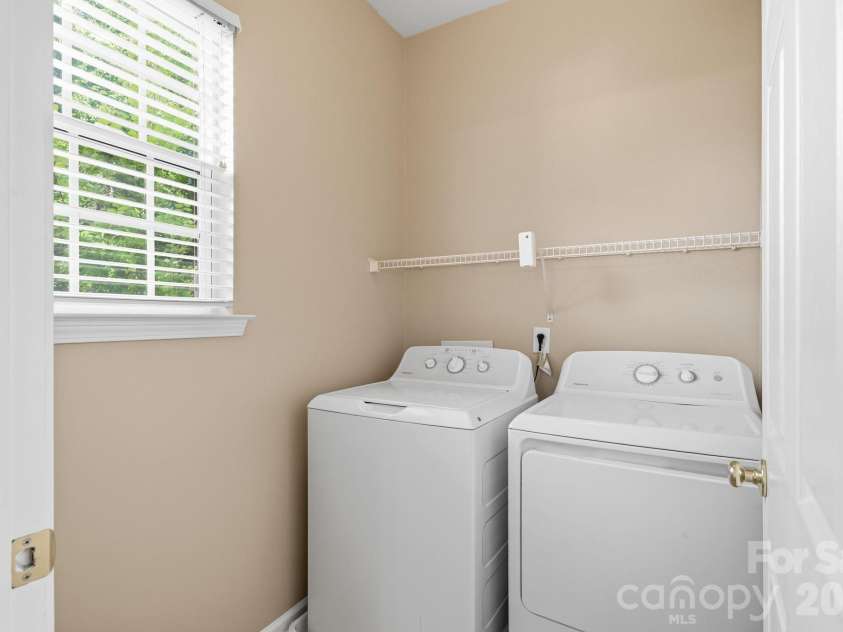 5219 Bentgrass Run Drive, Charlotte, NC 28269.  MLS# CAR4399258, YatesRealty ID 38901. 