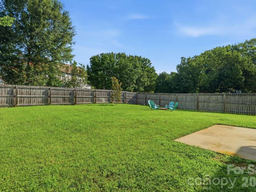 5219 Bentgrass Run Drive, Charlotte, NC 28269.  MLS# CAR4399258, YatesRealty ID 38901. 