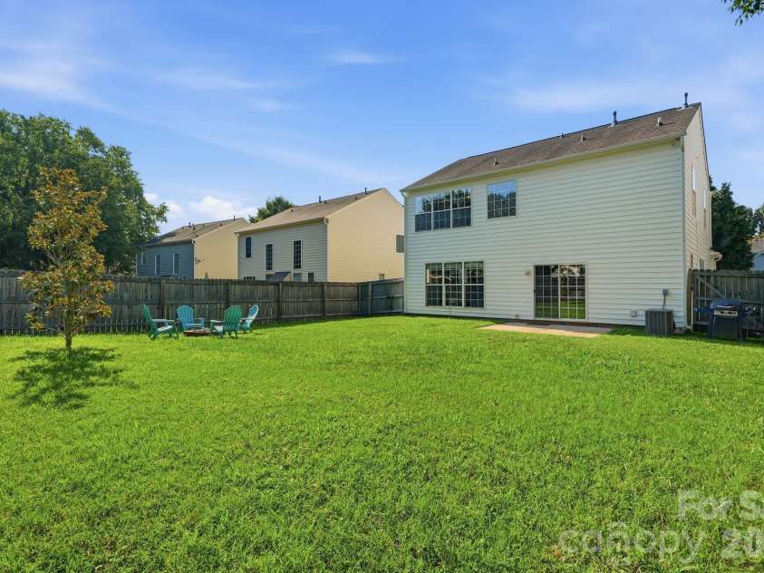 5219 Bentgrass Run Drive, Charlotte, NC 28269.  MLS# CAR4399258, YatesRealty ID 38901. 