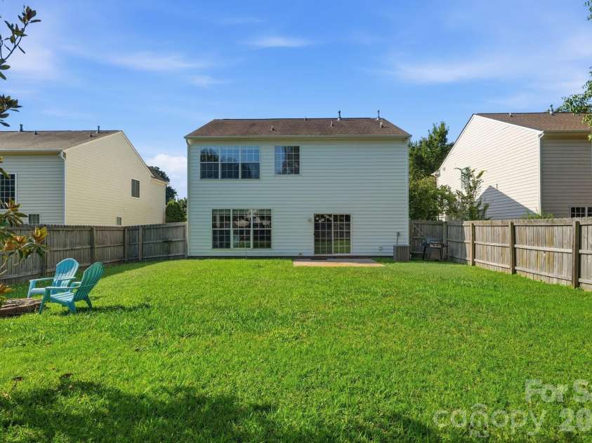 5219 Bentgrass Run Drive, Charlotte, NC 28269.  MLS# CAR4399258, YatesRealty ID 38901. 