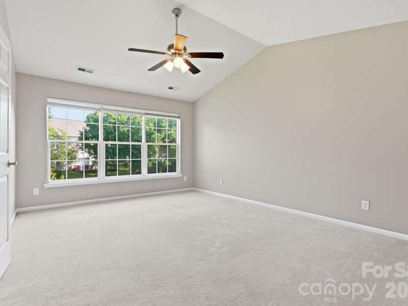 5219 Bentgrass Run Drive, Charlotte, NC 28269.  MLS# CAR4399258, YatesRealty ID 38901. Primary Bedroom