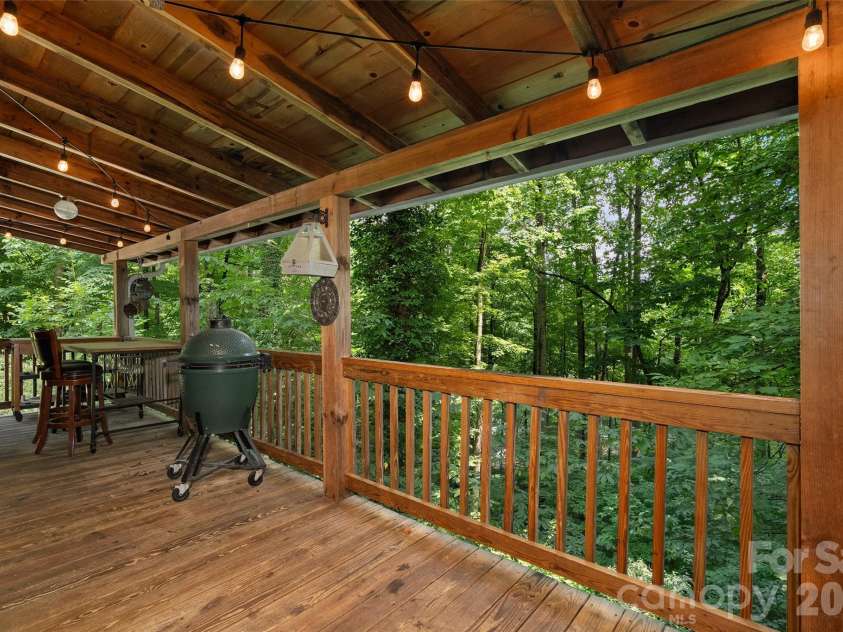 976 Wildcat Run, Maggie Valley, NC 28751.  MLS# CAR4405599, YatesRealty ID 38903. 