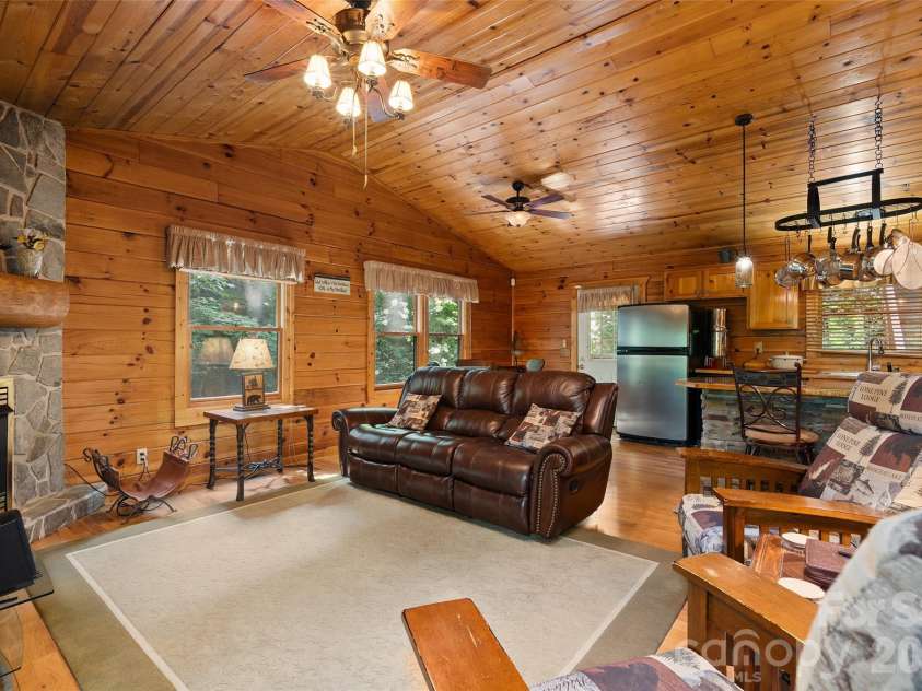 976 Wildcat Run, Maggie Valley, NC 28751.  MLS# CAR4405599, YatesRealty ID 38903. 