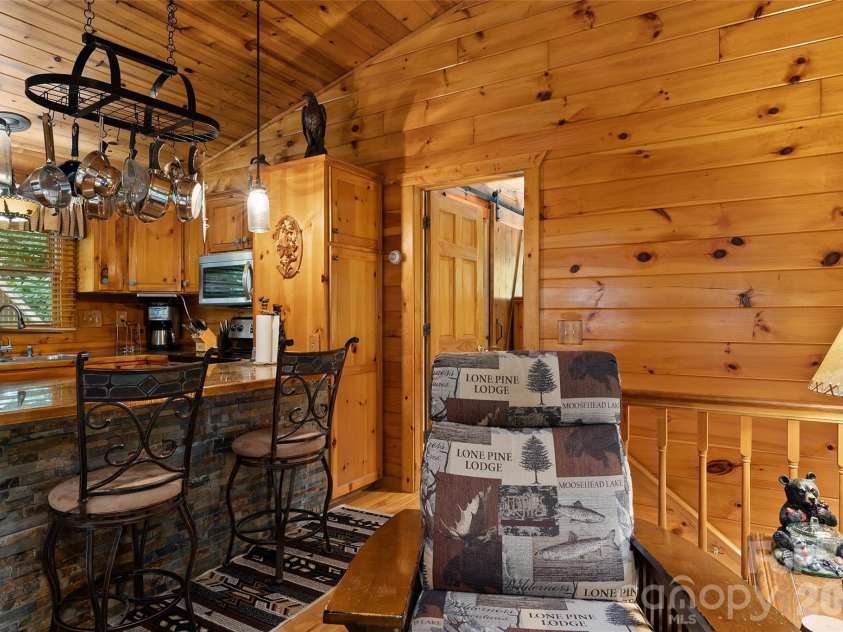976 Wildcat Run, Maggie Valley, NC 28751.  MLS# CAR4405599, YatesRealty ID 38903. 