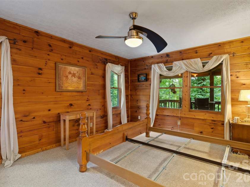 976 Wildcat Run, Maggie Valley, NC 28751.  MLS# CAR4405599, YatesRealty ID 38903. 