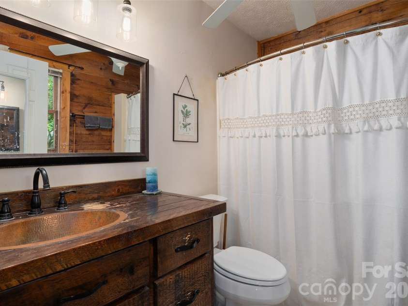 976 Wildcat Run, Maggie Valley, NC 28751.  MLS# CAR4405599, YatesRealty ID 38903. 