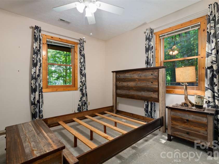 976 Wildcat Run, Maggie Valley, NC 28751.  MLS# CAR4405599, YatesRealty ID 38903. 