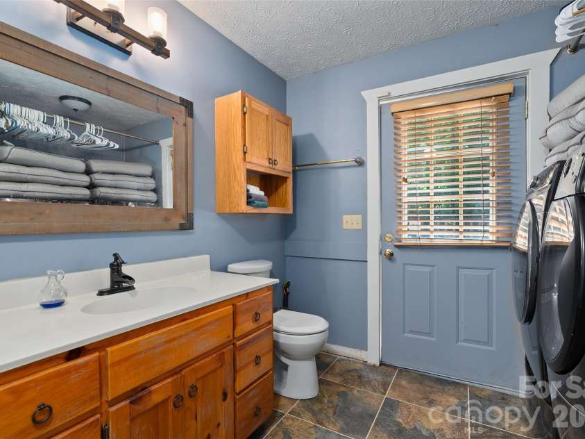 976 Wildcat Run, Maggie Valley, NC 28751.  MLS# CAR4405599, YatesRealty ID 38903. 