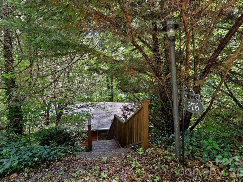 976 Wildcat Run, Maggie Valley, NC 28751.  MLS# CAR4405599, YatesRealty ID 38903. 