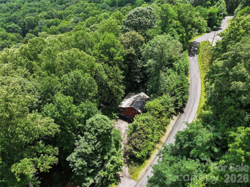 976 Wildcat Run, Maggie Valley, NC 28751.  MLS# CAR4405599, YatesRealty ID 38903. 