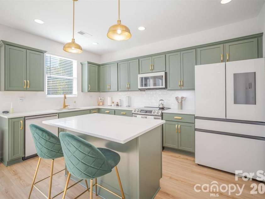 320 Lawrence Gray Road, Charlotte, NC 28262.  MLS# CAR4405646, YatesRealty ID 38905. 