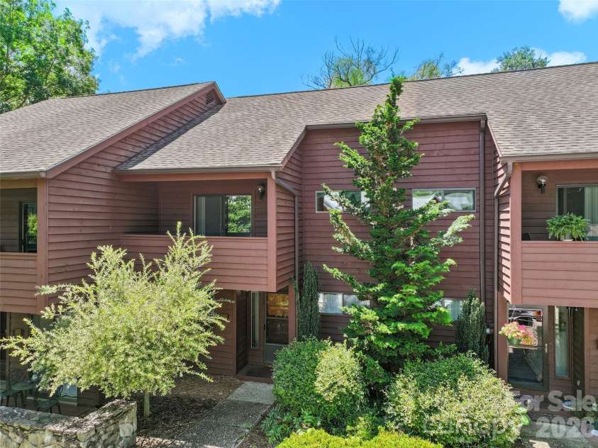 36 Meadows Lane, Maggie Valley, NC 28751.  MLS# CAR4405009, YatesRealty ID 38906. 